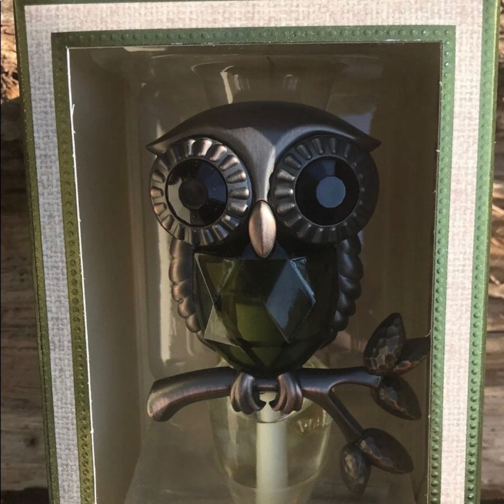 Rare bath and body works Owl wallflower
